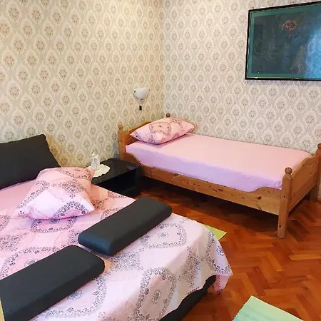 Apartment Modern In - 65 M² With Terrace And Enclosed Garden